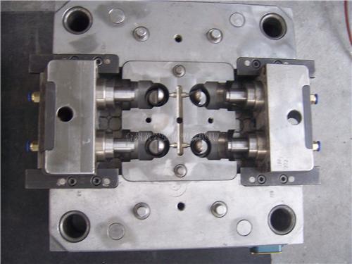 科翔模具告訴您，如何提高模具零配件加工質量？